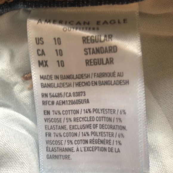 AEO Mom Jean- Size 10 Regular- worn then washed once, like new! - Picture 3 of 3